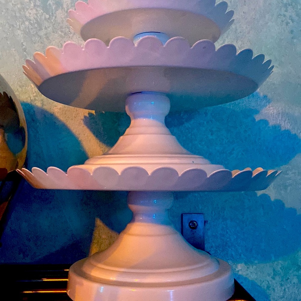 Cake stand